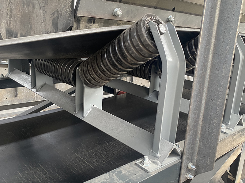 Belt conveyor rollers