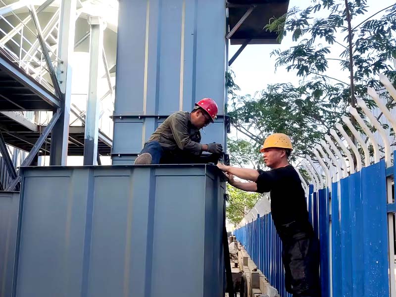 High capacity bucket elevator